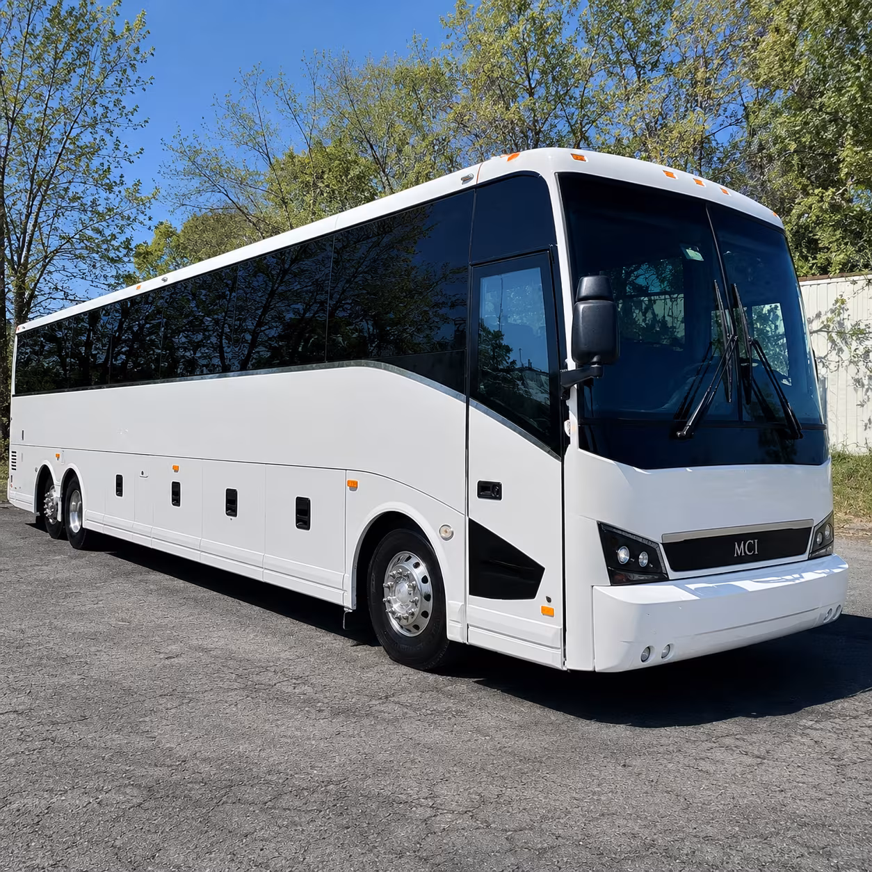 shuttle executives between tampa international airport and st pete with ease